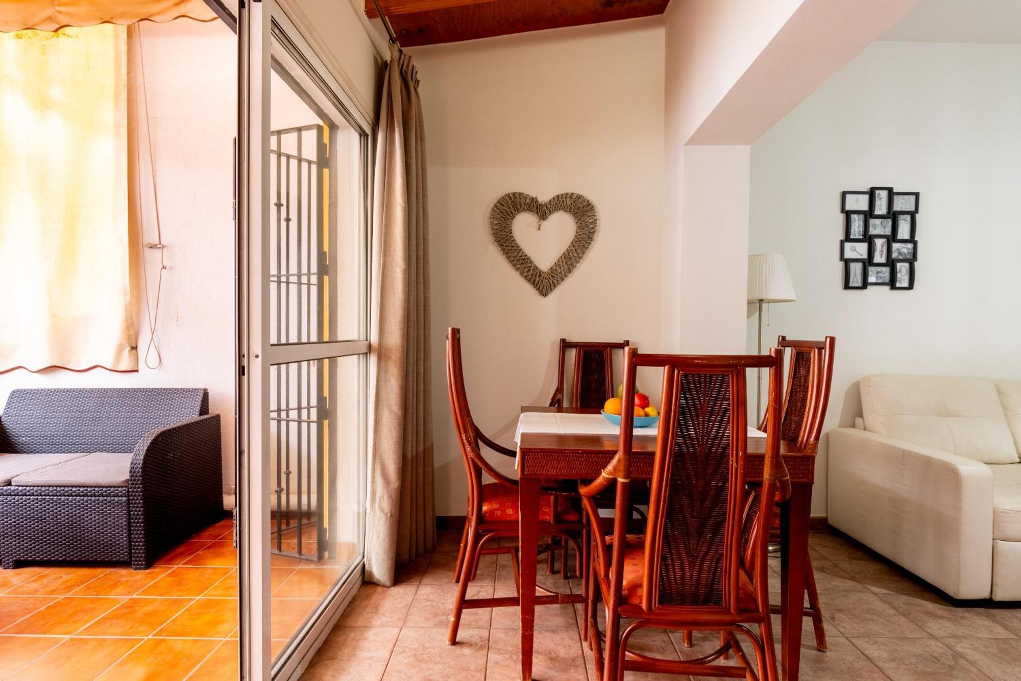 Aoa Casa Triana Familiar Con Terraza Leilighet Sevilla Eksteriør bilde