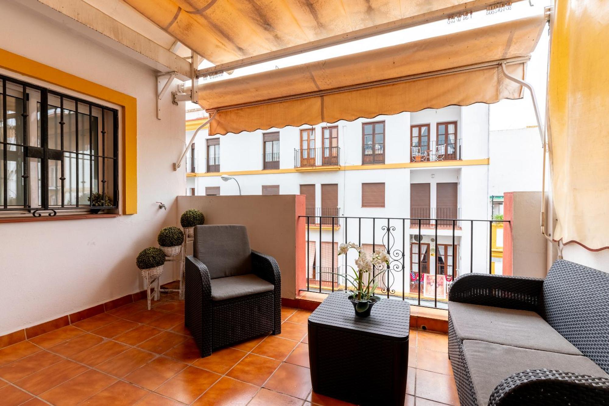 Aoa Casa Triana Familiar Con Terraza Leilighet Sevilla Eksteriør bilde
