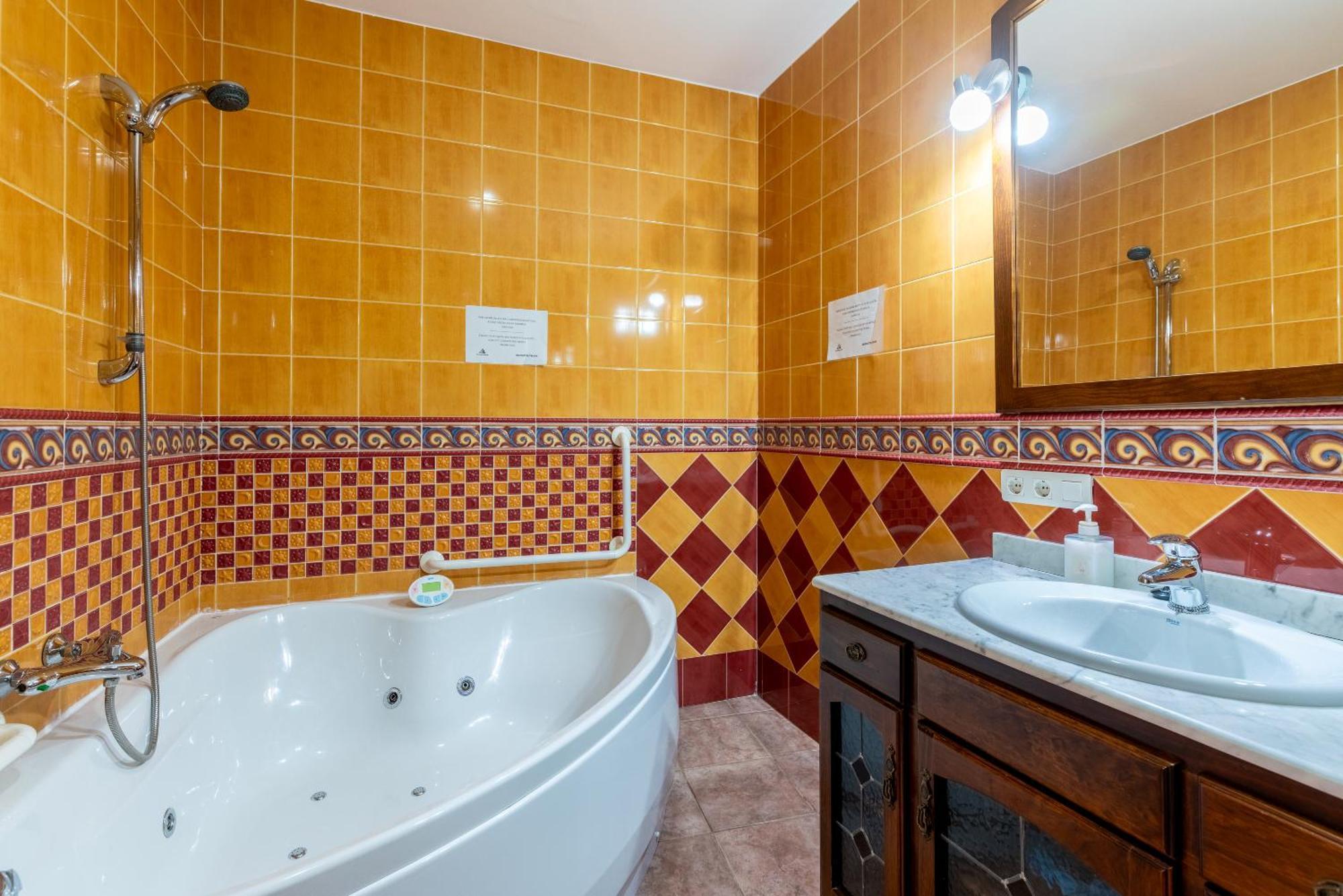 Aoa Casa Triana Familiar Con Terraza Leilighet Sevilla Eksteriør bilde