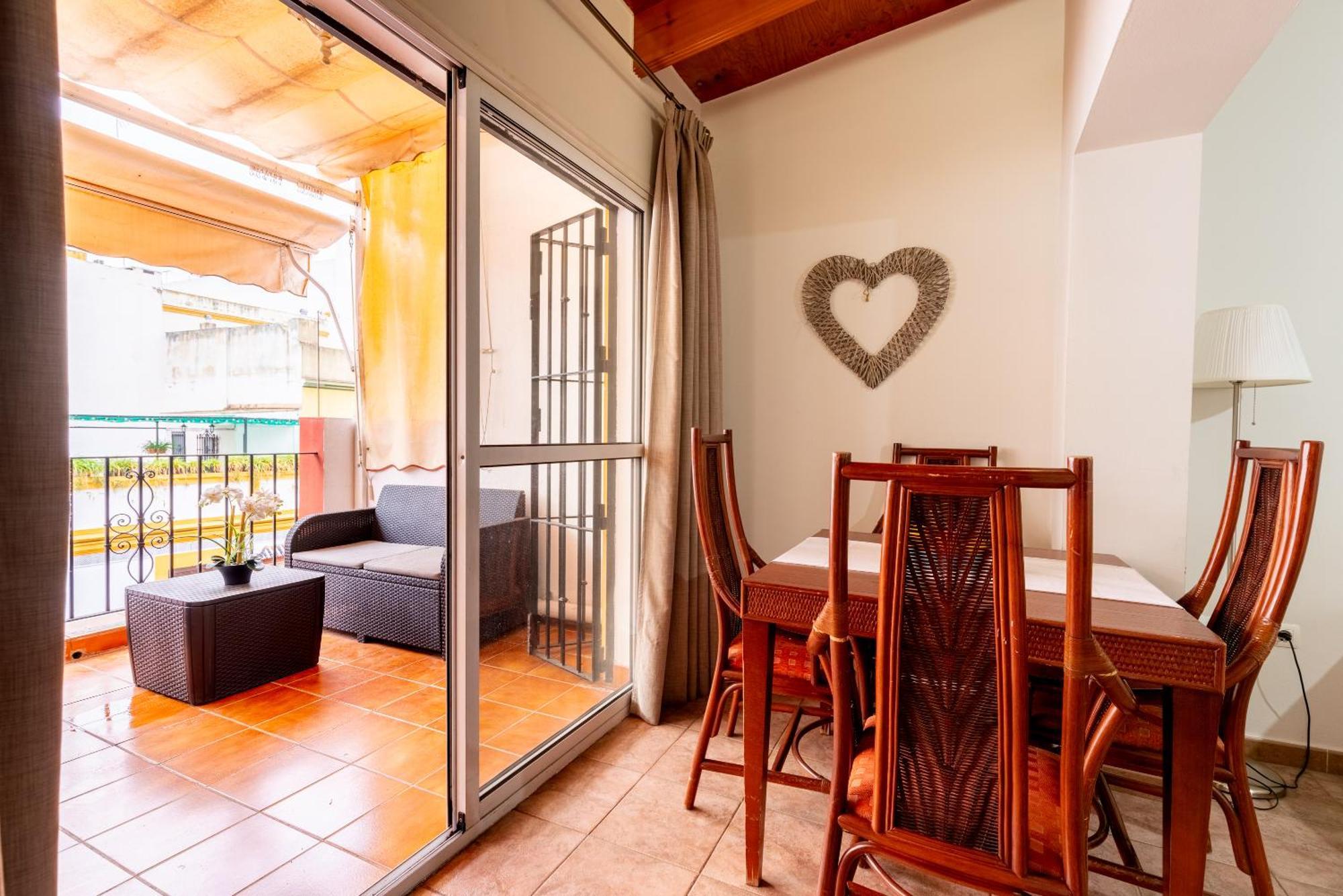 Aoa Casa Triana Familiar Con Terraza Leilighet Sevilla Eksteriør bilde