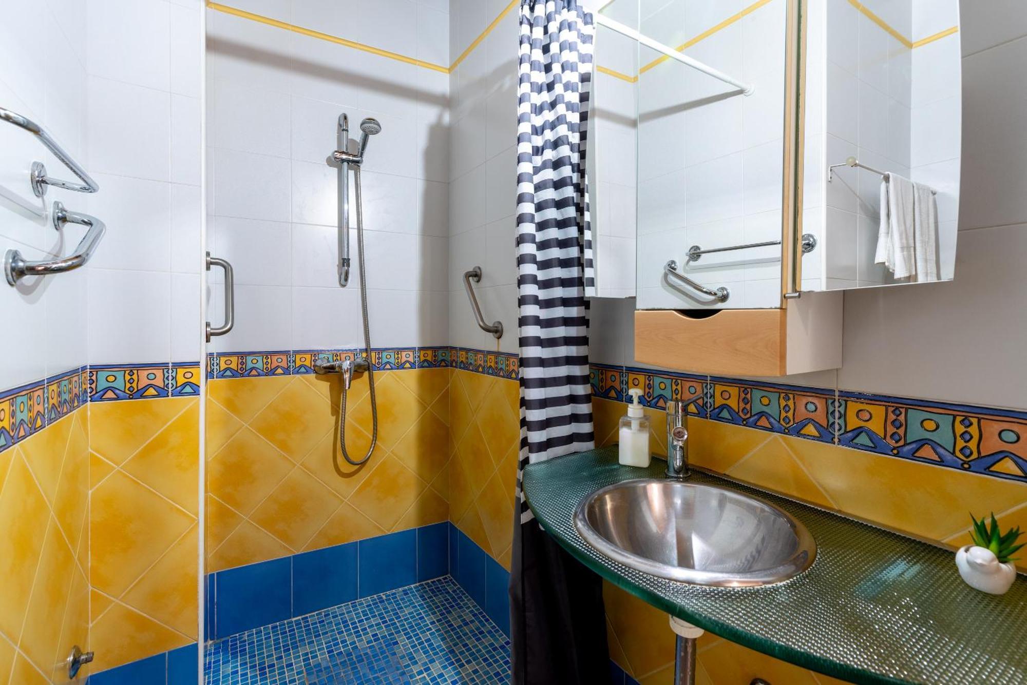Aoa Casa Triana Familiar Con Terraza Leilighet Sevilla Eksteriør bilde